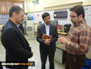 دکتر زمانی معاون اداری و مالی دانشگاه فنی و حرفه ای
از دانشکده شهید شمسی پور تهران بازدید کرد 4