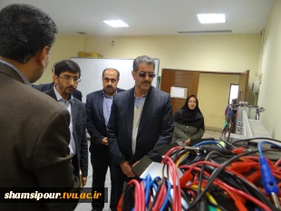دکتر زمانی معاون اداری و مالی دانشگاه فنی و حرفه ای
از دانشکده شهید شمسی پور تهران بازدید کرد 10