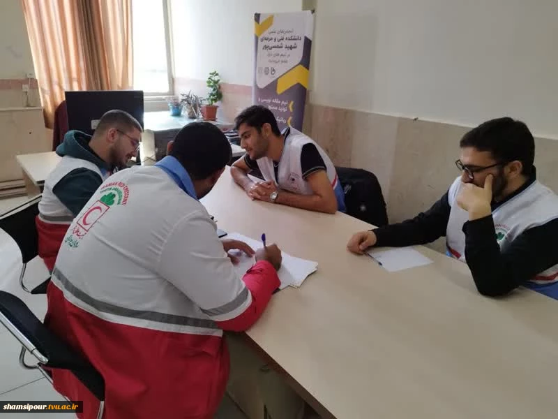 برگزاری جلسه شورای مرکزی کانون هلال احمر در دانشکده با تقدیر از برگزیده مسابقه کتابخوانی با موضوع " خاطرات بنیانگذار صلیب سرخ هانری دونان" 2