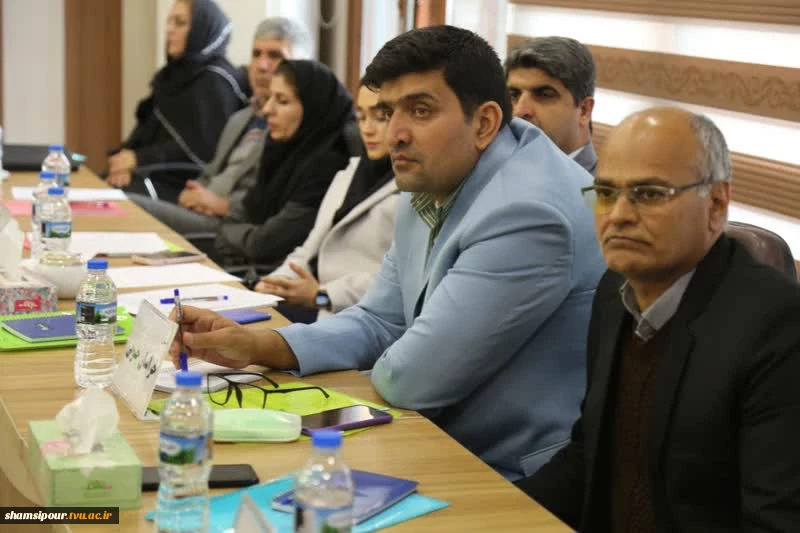 رئیس دانشگاه فنی و حرفه‌ای در گردهمایی تخصصی معاونین اداری و مالی و عاملین مالی دانشگاه:
یکی از مولودهای انقلاب اسلامی، دانشگاه‌های صاحب علم و ارزش مدار بود
 2