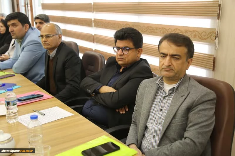 رئیس دانشگاه فنی و حرفه‌ای در گردهمایی تخصصی معاونین اداری و مالی و عاملین مالی دانشگاه:
یکی از مولودهای انقلاب اسلامی، دانشگاه‌های صاحب علم و ارزش مدار بود
 3