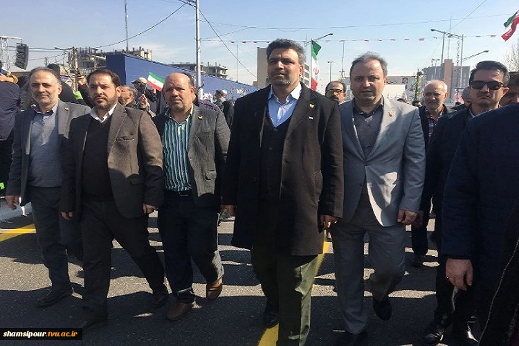 حضور پرشور دانشگاهیان دانشگاه فنی و حرفه‌ای کشور در جشن پیروزی انقلاب و راهپیمایی یوم‌الله 22 بهمن 2