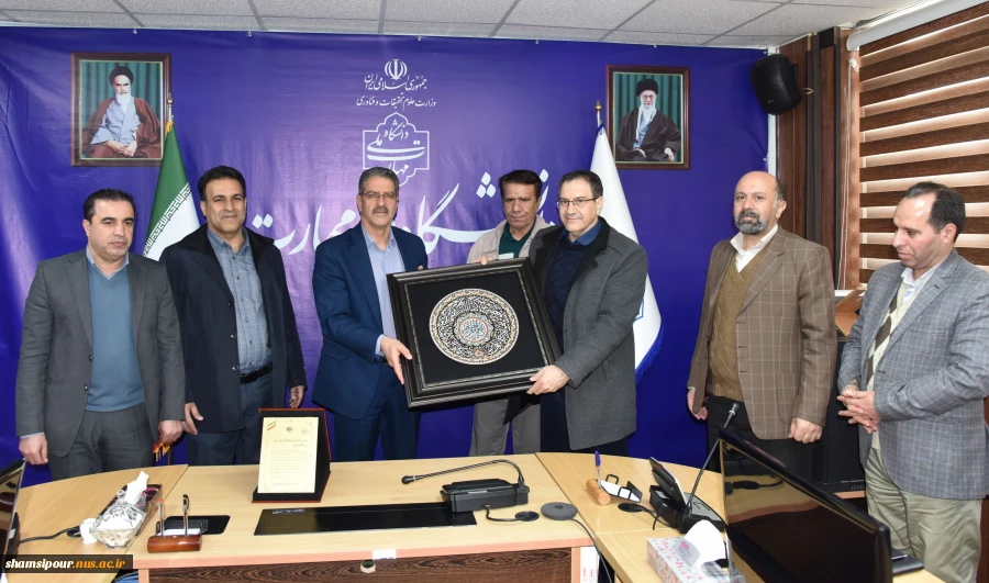 تقدیر نمایندگان اعضای هیئت علمی از رئیس دانشگاه ملی مهارت 2