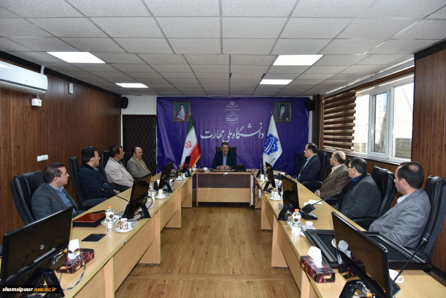 تقدیر نمایندگان اعضای هیئت علمی از رئیس دانشگاه ملی مهارت 3