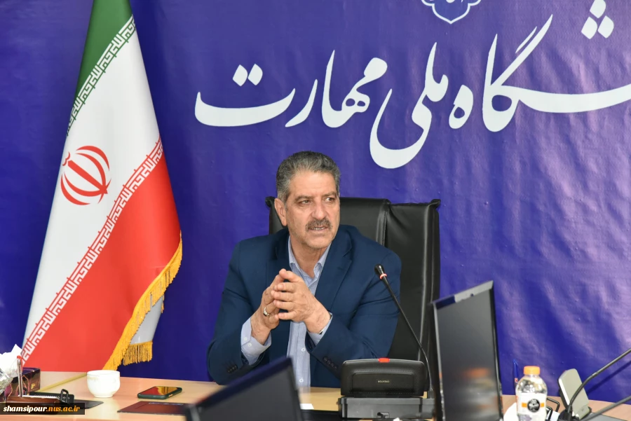 تقدیر نمایندگان اعضای هیئت علمی از رئیس دانشگاه ملی مهارت 10