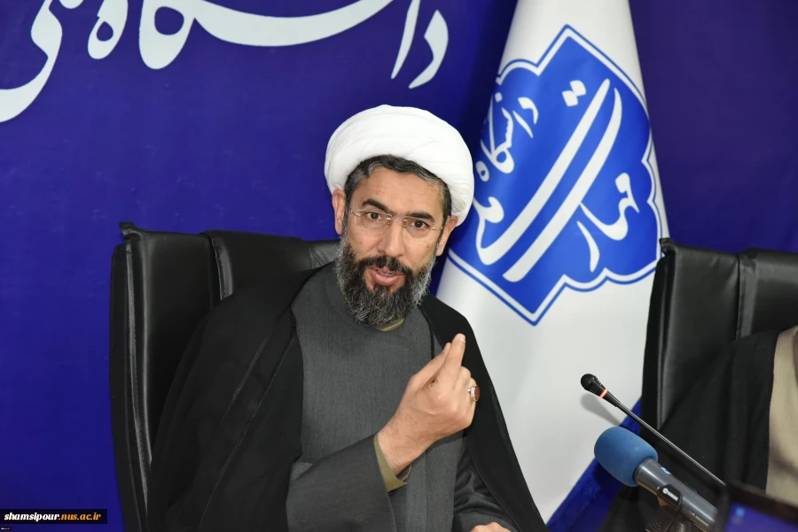 با حضور حجت‌الاسلام و المسلمین دکتر مصطفی رستمی، دکتر زمانی و اعضای هیئت رئیسه دانشگاه برگزار شد:
مراسم معارفه مسئول نهاد نمایندگی مقام معظم رهبری در دانشگاه ملی مهارت 3