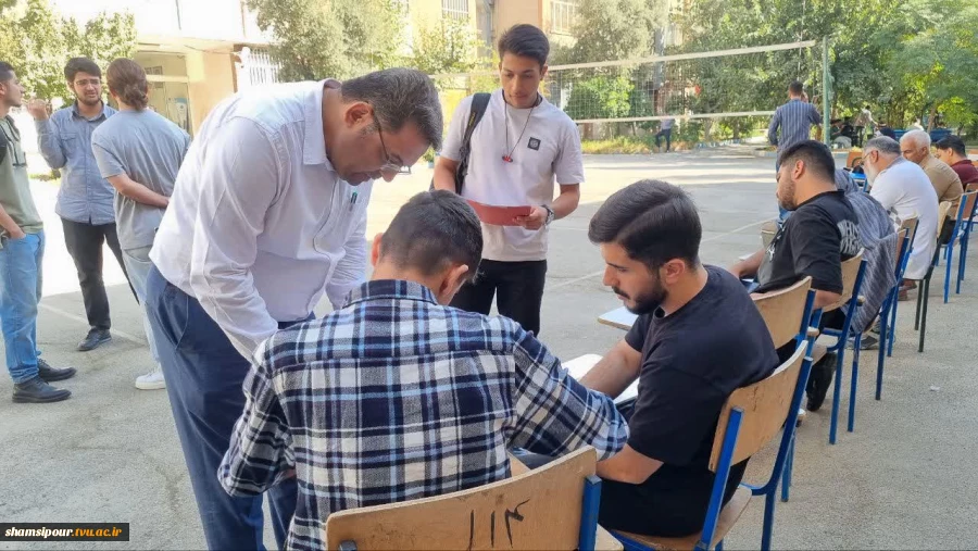 بازدید سرپرست دانشکده شهید شمسی پور از روند ثبت‌نام دانشجویان نوورود و اجرای طرح پایش سلامت جسم و روان 5