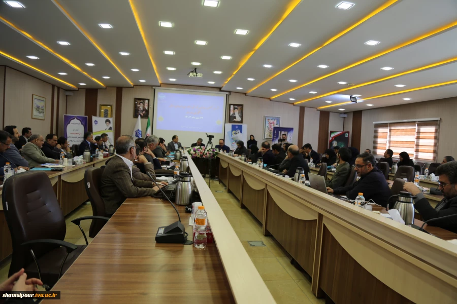 رئیس دانشگاه ملی مهارت در نشست تخصصی معاونان پژوهش و فناوری واحدهای استانی:
تشکیل دبیرخانه مسئولیت‌های اجتماعی برای دانشگاه ملی مهارت یک ضرورت است. 5