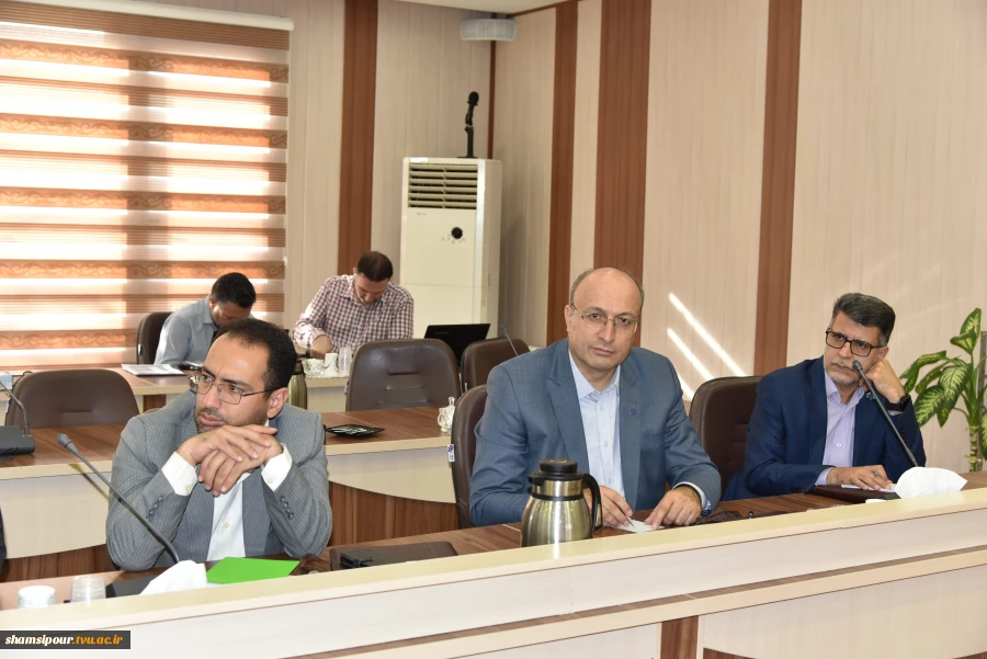 برگزاری دوره آموزشی یک‌روزه «آشنایی با آیین‌نامه‌ها، قوانین و مقررات مدیریت دانشگاه» ویژه رؤسای دانشکده‌ها و آموزشکده‌های دانشگاه ملی مهارت 21