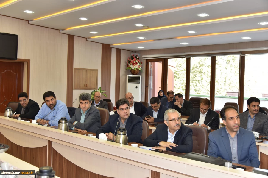 رئیس دانشگاه ملی مهارت در جمع رؤسای دانشکده‌ها و آموزشکده‌های سراسر کشور:
حیات دانشگاه و ارکان آن در گرو ضوابط، مقررات و قوانین است/ هیئت امنا مجلس قانون‌گذاری دانشگاه است/ سیاست دانشگاه تربیت نیروی توانمند اشتغال‌پذیر است 16