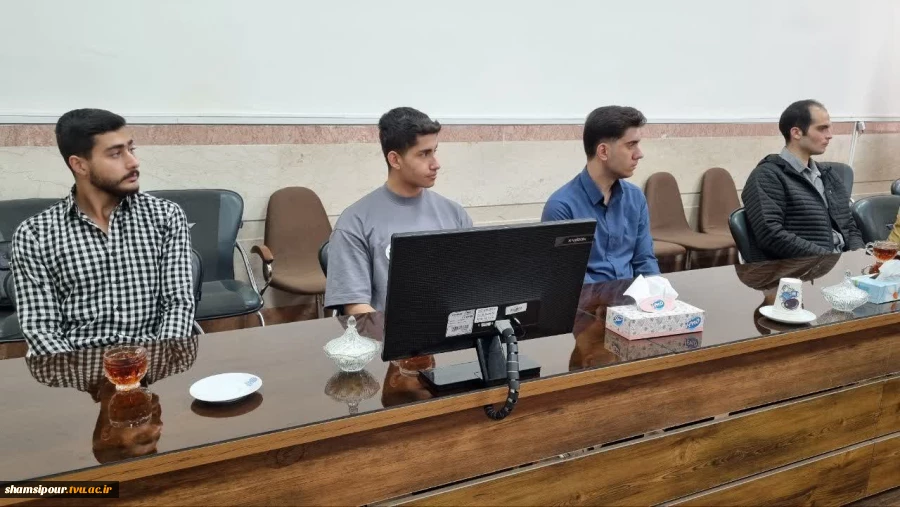 نشست هم‌اندیشی اعضای بسیج دانشجویی با رئیس دانشکده شهید شمسی‌پور 3