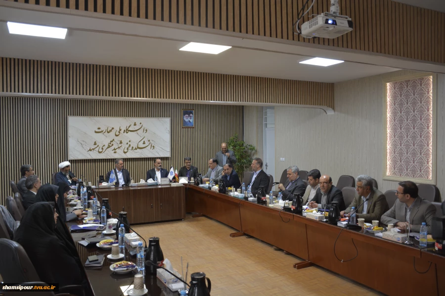 با حضور ریاست دانشگاه برگزار شد؛
جلسه هیئت رئیسه دانشگاه ملی مهارت با حضور روسای دانشکده‌ها و آموزشکده‌های واحد استانی خراسان رضوی 3