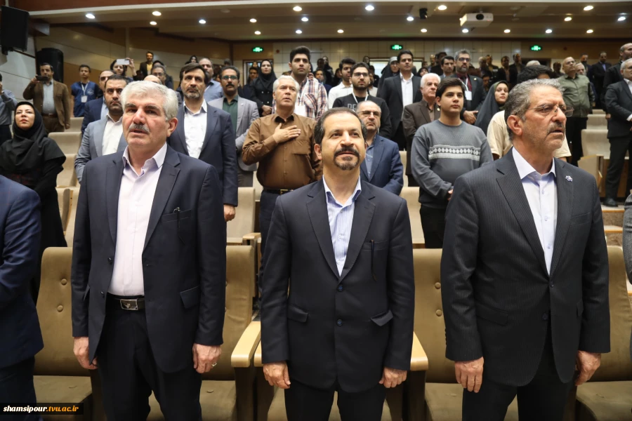 رئیس دانشگاه ملی مهارت در آیین اختتامیه سومین همایش ملی مهارت‌افزایی، هدایت شغلی و صلاحیت حرفه‌ای در آموزش عالی کشور:
امروز مهارت نه یک انتخاب بلکه یک ضرورت اجتناب‌ناپذیر است/ مسیر توسعه اقتصادی کشور از تربیت نیروهای توانمند و اشتغال‌پذیر می‌گذرد/ جوانان