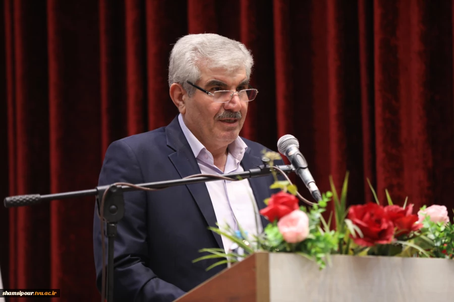 رئیس دانشگاه ملی مهارت در آیین اختتامیه سومین همایش ملی مهارت‌افزایی، هدایت شغلی و صلاحیت حرفه‌ای در آموزش عالی کشور:
امروز مهارت نه یک انتخاب بلکه یک ضرورت اجتناب‌ناپذیر است/ مسیر توسعه اقتصادی کشور از تربیت نیروهای توانمند و اشتغال‌پذیر می‌گذرد/ جوانان