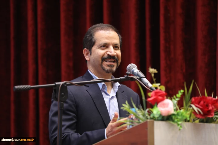 معاون پژوهشی وزارت علوم میهمان دانشگاه ملی مهارت در سومین همایش ملی مهارت‌افزایی:
از مدرک‌گرایی عبور کرده‌ایم/ لازمه توسعه آموزش‌های مهارتی هم‌افزایی ملی است/ تدوین نظام طبقاتی مشاغل در ایران یک ضرورت است