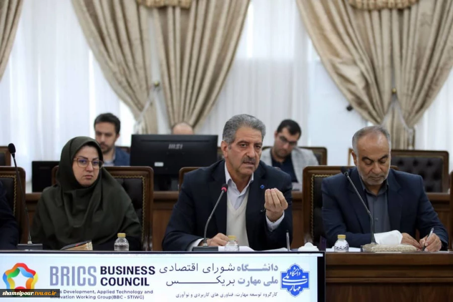 درنهمین جلسه شورای عالی آموزش و تربیت فنی، حرفه‌ای و مهارتی به ریاست دکتر عارف معاون اول رئیس جمهور؛
اهداف و برنامه‌های دانشگاه ملی مهارت در عرصه‌های داخلی و خارحی توسط دکتر زمانی تشریح شد. 3