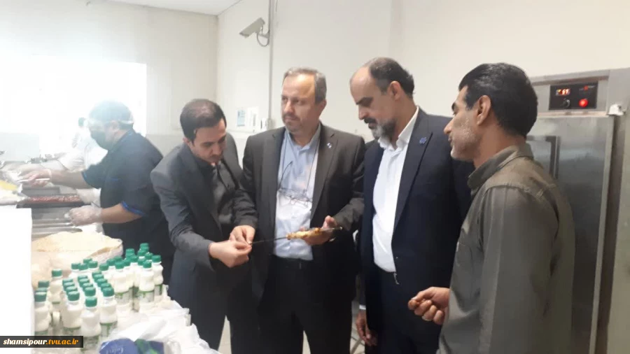 بازدید مسئولان دانشگاه ملی مهارت از سلف‌سرویس دانشکده شهید شمسی‌پور 3