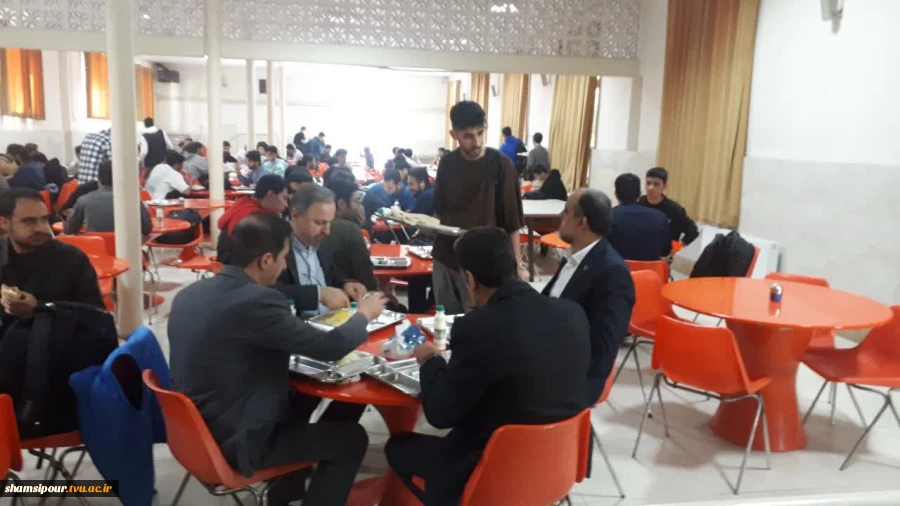 بازدید مسئولان دانشگاه ملی مهارت از سلف‌سرویس دانشکده شهید شمسی‌پور 4