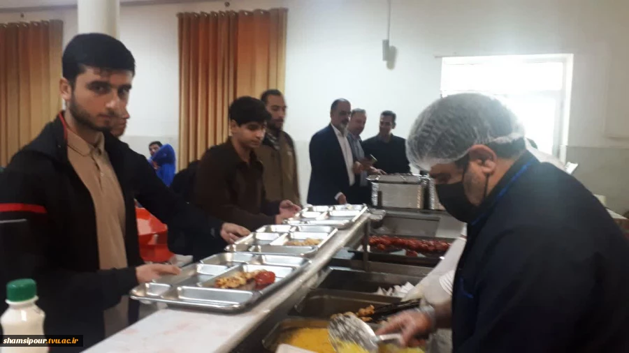 بازدید مسئولان دانشگاه ملی مهارت از سلف‌سرویس دانشکده شهید شمسی‌پور 7