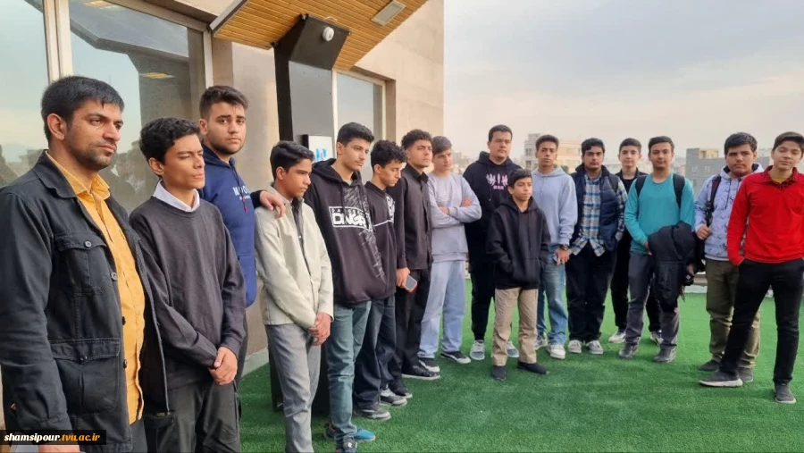 بازدید دانش‌آموزان هنرستان و دبیرستان تیزهوشان علامه حلی ۲ (سمپاد)  در سومین روز از هفته کارآفرینی از دانشکده شهید شمسی پور 4
