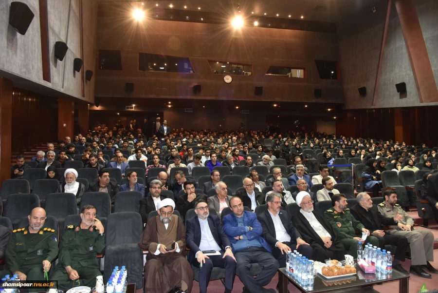 با حضور مقامات کشوری، لشکری، خانواده‌های معظم شهدا و دانشجویان برگزار شد؛
آیین گرامی‌داشت سالگرد شهادت سرلشکر شهید حسن طهرانی مقدم و یادواره ۳۱۱ دانشجوی شهید دانشگاه ملی مهارت 4