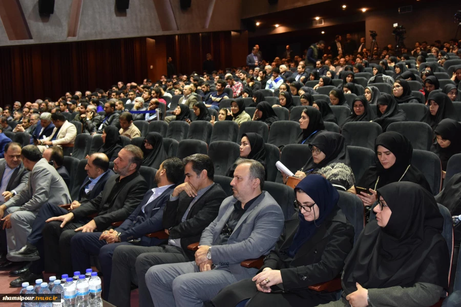 با حضور مقامات کشوری، لشکری، خانواده‌های معظم شهدا و دانشجویان برگزار شد؛
آیین گرامی‌داشت سالگرد شهادت سرلشکر شهید حسن طهرانی مقدم و یادواره ۳۱۱ دانشجوی شهید دانشگاه ملی مهارت 10