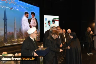 با حضور مقامات کشوری، لشکری، خانواده‌های معظم شهدا و دانشجویان برگزار شد؛
آیین گرامی‌داشت سالگرد شهادت سرلشکر شهید حسن طهرانی مقدم و یادواره ۳۱۱ دانشجوی شهید دانشگاه ملی مهارت 19