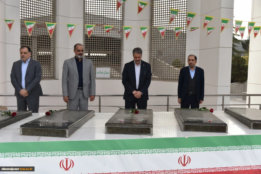 با حضور مقامات کشوری، لشکری، خانواده‌های معظم شهدا و دانشجویان برگزار شد؛
آیین گرامی‌داشت سالگرد شهادت سرلشکر شهید حسن طهرانی مقدم و یادواره ۳۱۱ دانشجوی شهید دانشگاه ملی مهارت 25