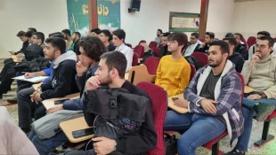 برگزاری پنجمین نشست هفته  جهانی کارآفرینی در قالب سمینار  «از مرزها تا بازارها؛ مسیر فریلنسینگ جهانی برای متخصصان ایرانی» در دانشکده شهید شمسی پور برگزار شد.
 8