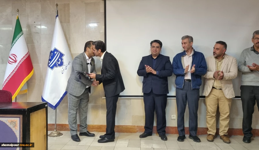 برگزاری ششمین نشست هفته جهانی کارآفرینی در قالب پنل انتقال تجربه توسط کارآفرین و صاحب کسب‌وکار موفق در دانشکده شهید شمسی‌پور برگزار شد. 9