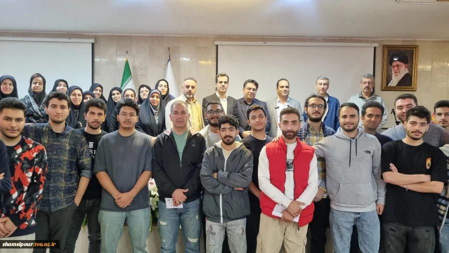 برگزاری ششمین نشست هفته جهانی کارآفرینی در قالب پنل انتقال تجربه توسط کارآفرین و صاحب کسب‌وکار موفق در دانشکده شهید شمسی‌پور برگزار شد. 19