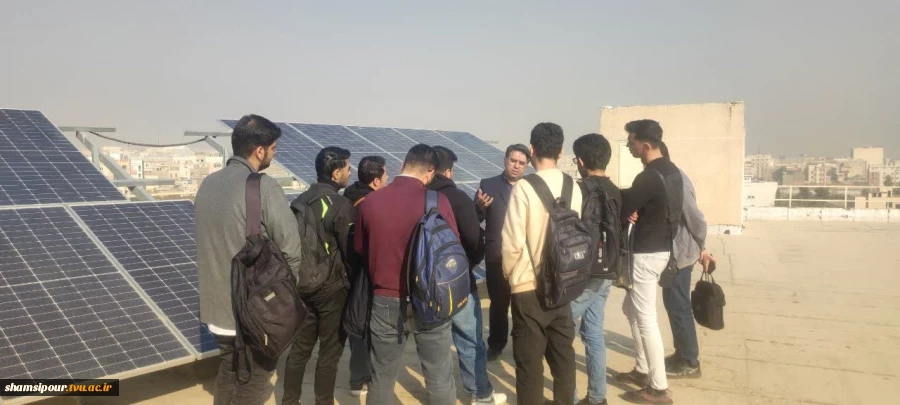 بازدید دانشجویان از نیروگاه‌های خورشیدی دانشکده به مناسبت هفته پژوهش 3
