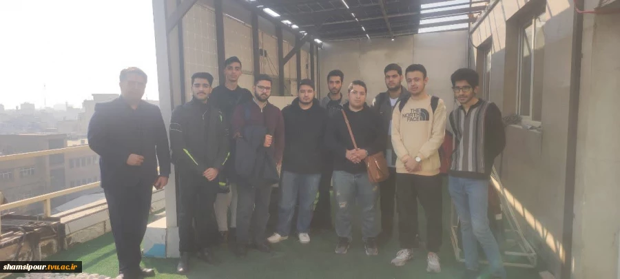 بازدید دانشجویان از نیروگاه‌های خورشیدی دانشکده به مناسبت هفته پژوهش 8