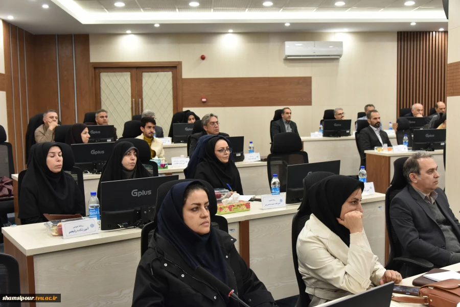 دکتر زمانی در نشست تخصصی مدیران روابط عمومی دانشگاه ملی مهارت:
آموزش‌های مهارتی حلقه مستحکم در زنجیره توسعه اقتصادی و اجتماعی کشور است. 7