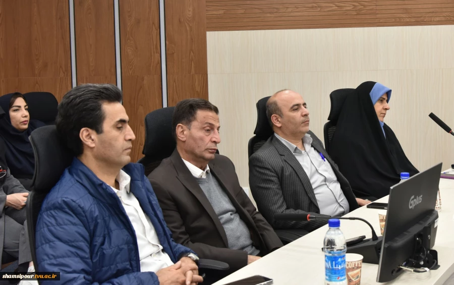 دکتر زمانی در نشست تخصصی مدیران روابط عمومی دانشگاه ملی مهارت:
آموزش‌های مهارتی حلقه مستحکم در زنجیره توسعه اقتصادی و اجتماعی کشور است. 11