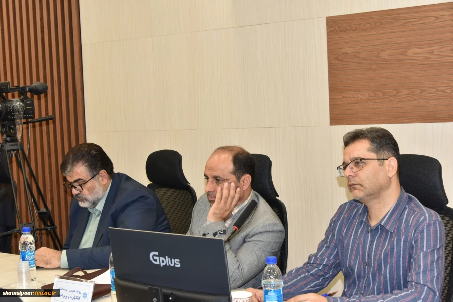 دکتر زمانی در نشست تخصصی مدیران روابط عمومی دانشگاه ملی مهارت:
آموزش‌های مهارتی حلقه مستحکم در زنجیره توسعه اقتصادی و اجتماعی کشور است. 12