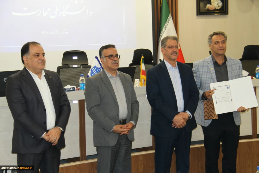 دکتر خضری در نشست تخصصی مدیران روابط عمومی دانشگاه ملی مهارت:
روابط عمومی‌ها چشم بینا، گوش شنوا و زبان گویای سازمان هستند 4