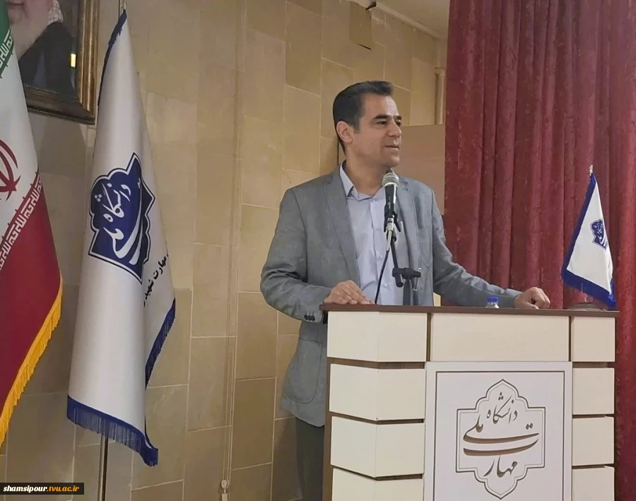 سومین رویداد «ایده شو؛ مهارت‌آفرین» با محوریت هوشمندسازی صنایع به همت معاونت پژوهش و فناوری در دانشکده شهید شمسی‌پور برگزار شد. 3