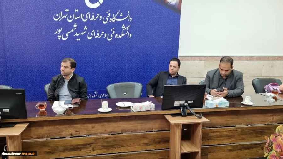 میزگرد تخصصی «تجربیات پژوهشی در صنعت» با حضور مدیران شرکت های خانه هوشمند 5