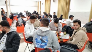 حضور مسئولان دانشکده  در کنار دانشجویان به مناسبت روز دانشجو در سلف سرویس دانشجویی  8