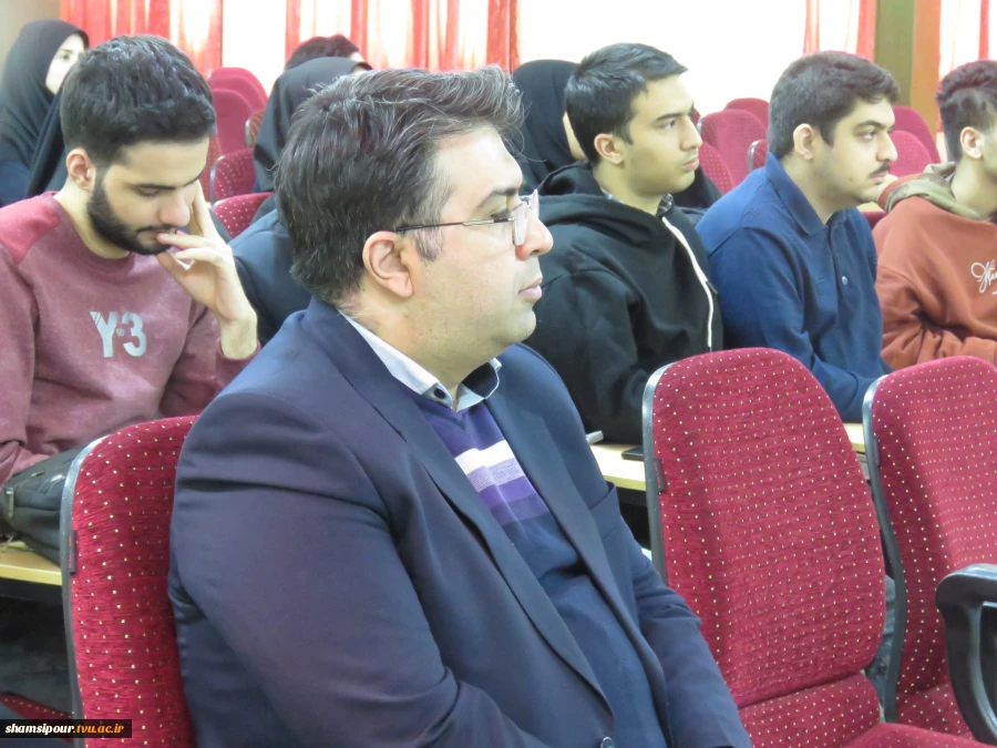 کارگاه آموزشی «ایمنی، سلامت و محیط زیست» به مناسبت هفته پژوهش و فناوری برگزار شد. 3