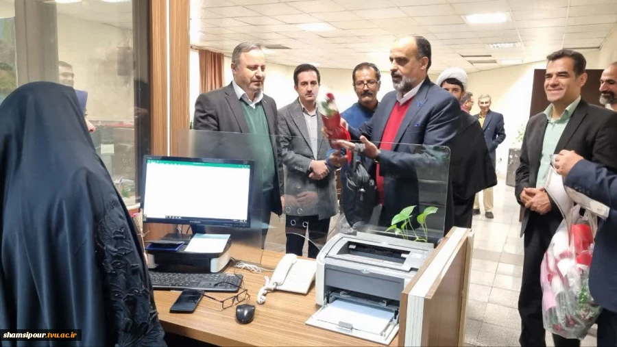 تقدیر از همکاران خانم به مناسبت ولادت حضرت فاطمه زهرا(س) در دانشکده شهید شمسی‌پور
 2