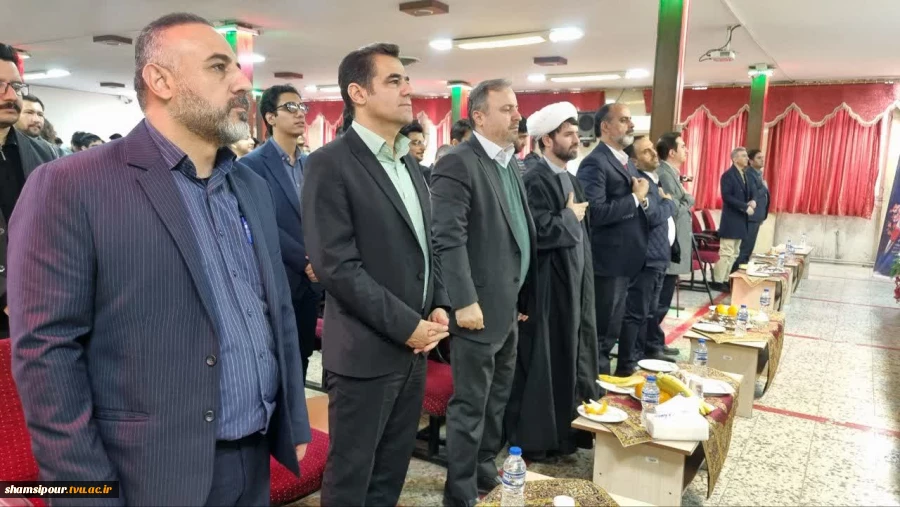 همزمان با فرارسیدن شانزدهم آذرماه؛ آیین بزرگداشت روز دانشجو در دانشکده شهید شمسی‌پور برگزار شد. 3