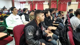 همزمان با فرارسیدن شانزدهم آذرماه؛ آیین بزرگداشت روز دانشجو در دانشکده شهید شمسی‌پور برگزار شد. 7