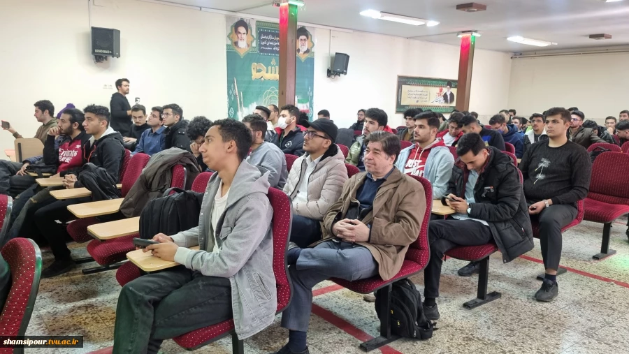 برگزاری کارگاه «مهندسی پرامپت‌، هنر گفتگو با هوش مصنوعی» در دانشکده شهید شمسی‌پور  5