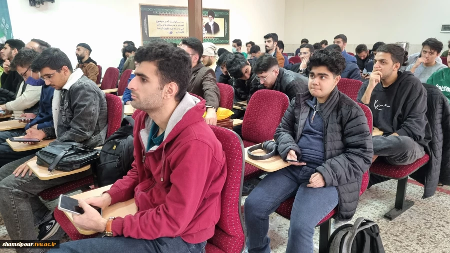 برگزاری کارگاه «مهندسی پرامپت‌، هنر گفتگو با هوش مصنوعی» در دانشکده شهید شمسی‌پور  7