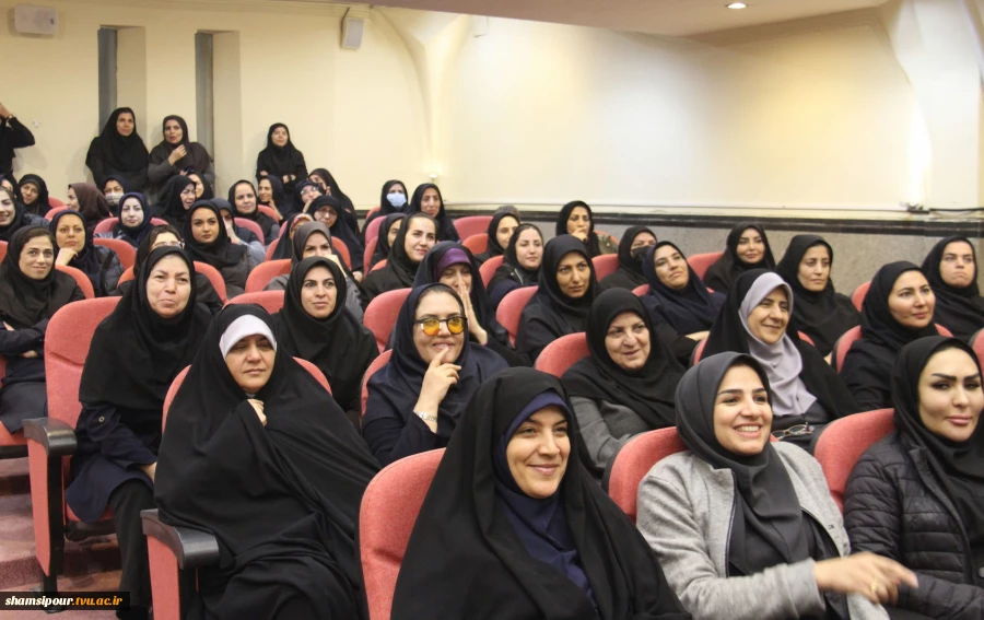 جشن میلاد حضرت فاطمه(س) و گرامیداشت مقام والای زن و روز مادر برگزار شد. 11