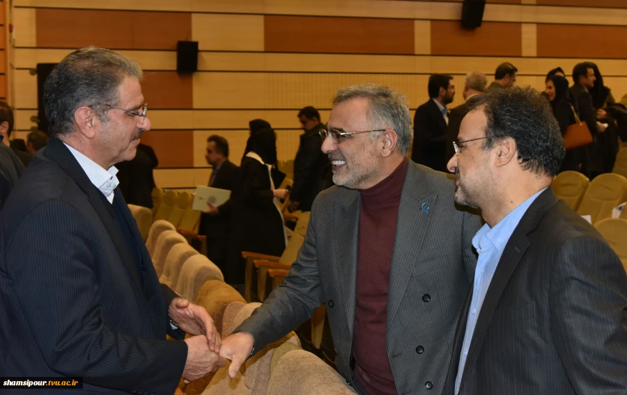 با حضور وزیر علوم، تحقیقات و فناوری صورت گرفت؛
تجلیل از پژوهشگر جوان دانشگاه ملی مهارت در بیست و ششمین جشنواره تجلیل از پژوهشگران، فناوران و نوآوران برگزیده کشور 8