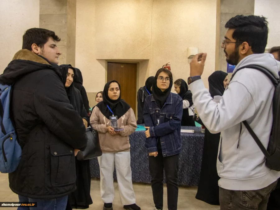 بازدید انجمن علمی دانشکده شمسی‌پور از برنامه‌های انجمن علمی دانشکده شریعتی 3