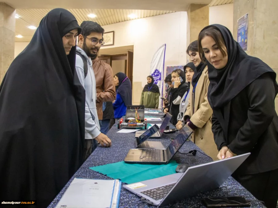 بازدید انجمن علمی دانشکده شمسی‌پور از برنامه‌های انجمن علمی دانشکده شریعتی 5